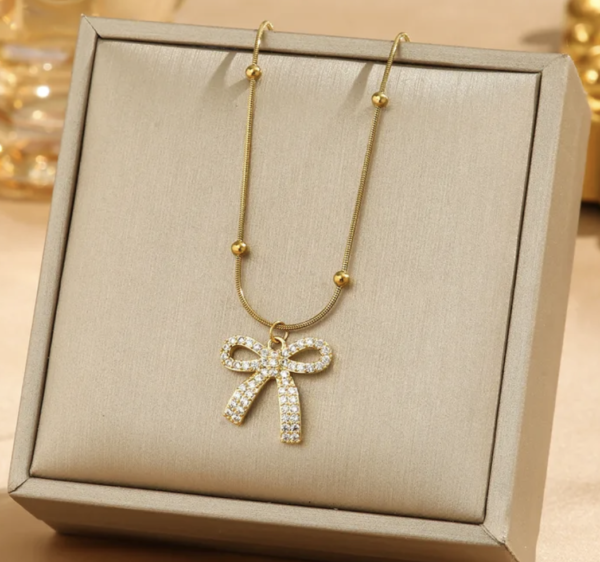 Golden Luxe Bow Pendant Necklace 🎀✨