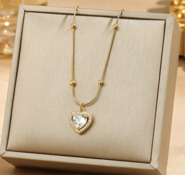 Golden Luxe Heart Pendant Necklace 🎀✨