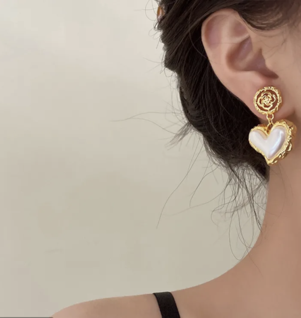 Elegant Pearl Bow Heart Earrings 🎀💖✨ - Image 2