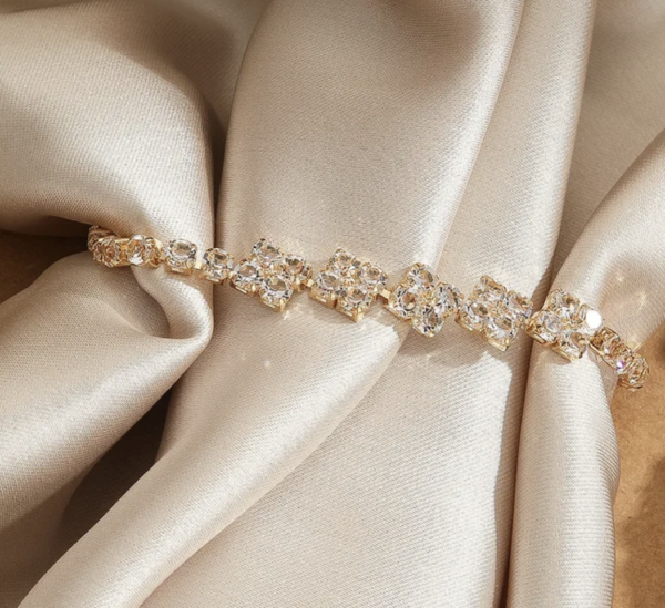 Luxe Fortune Clover Bracelet ✨🍀 - Image 3