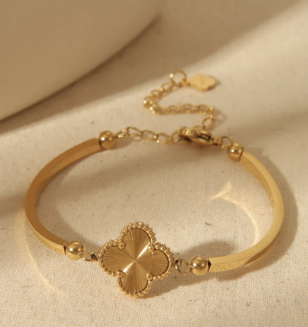 Golden Clover Fortune Bracelet ✨