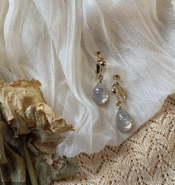 Smoky Rain Blue Vintage Ear Clips 💙💧✨