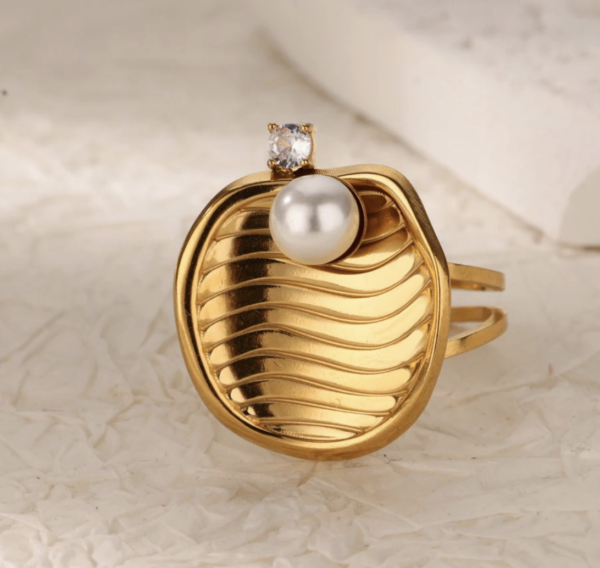 Vintage Luxe Oval Wave Rhinestone Open Ring ✨💎💛 - Image 2