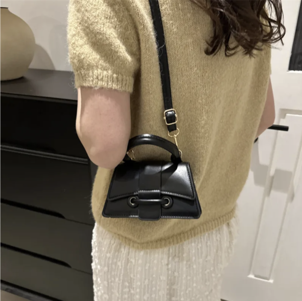 Brown Vintage Chic PU Leather Crossbody Bag 👜✨ - Image 4