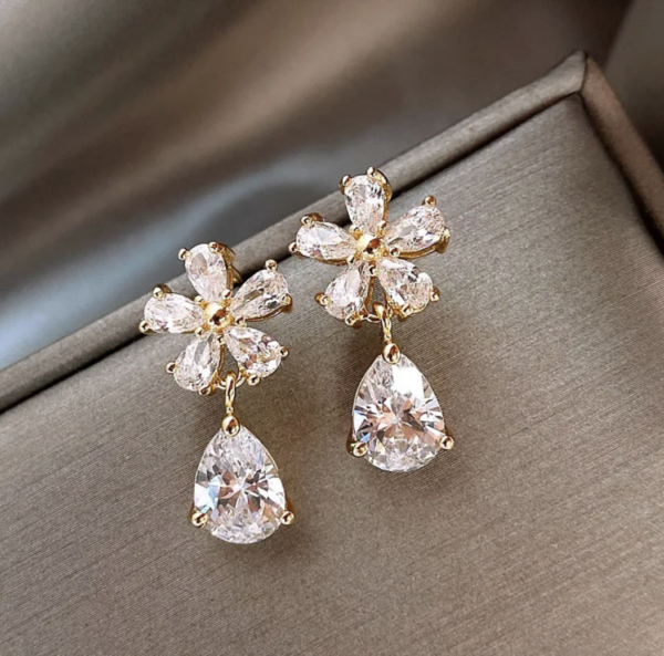 Elegant Bloom Zircon Drop Earrings ✨🌸💎 - Image 2